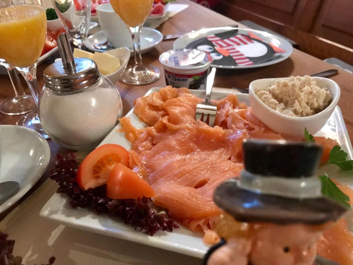 Landgasthaus "Zum Engel" Neuleiningen Exteriör bild