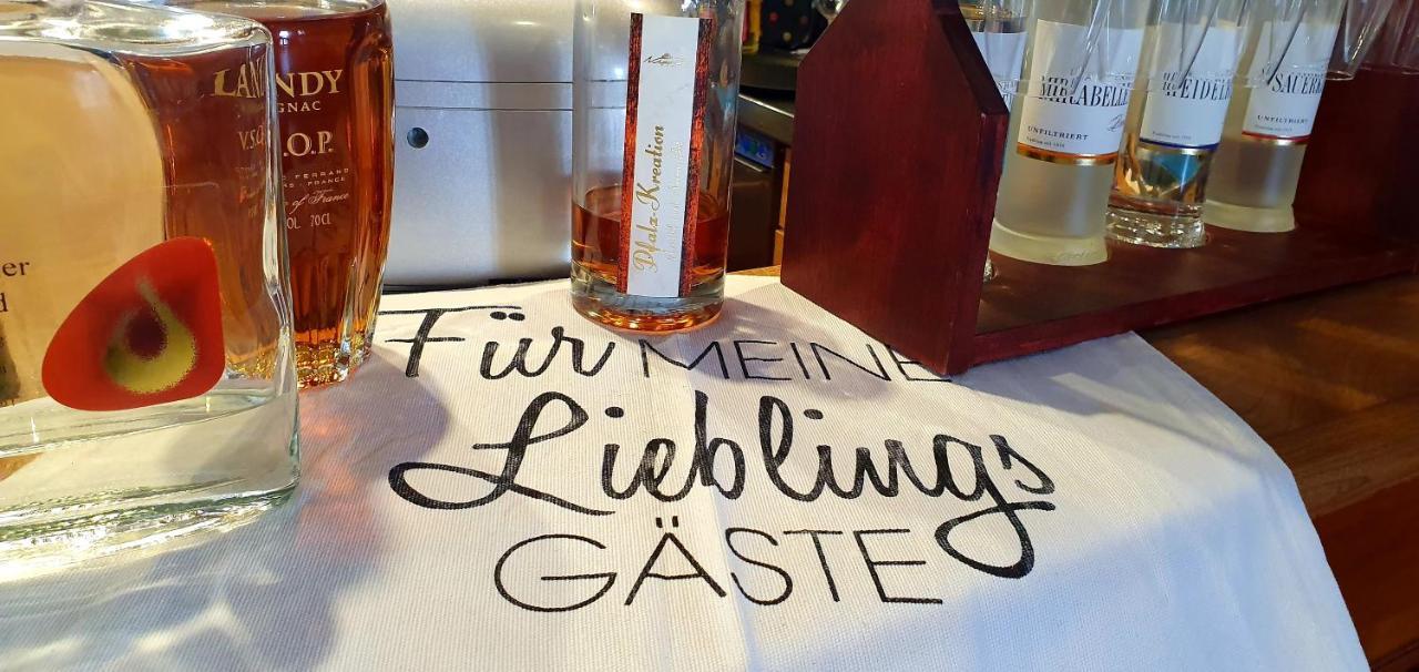 Landgasthaus "Zum Engel" Neuleiningen Exteriör bild