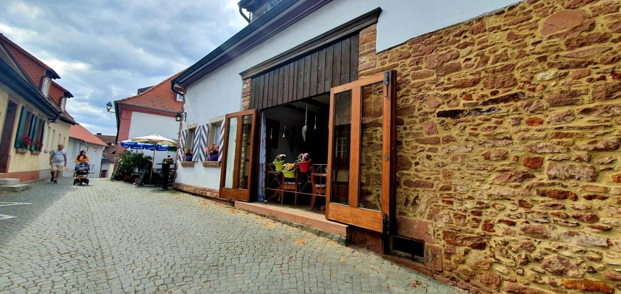 Landgasthaus "Zum Engel" Neuleiningen Exteriör bild