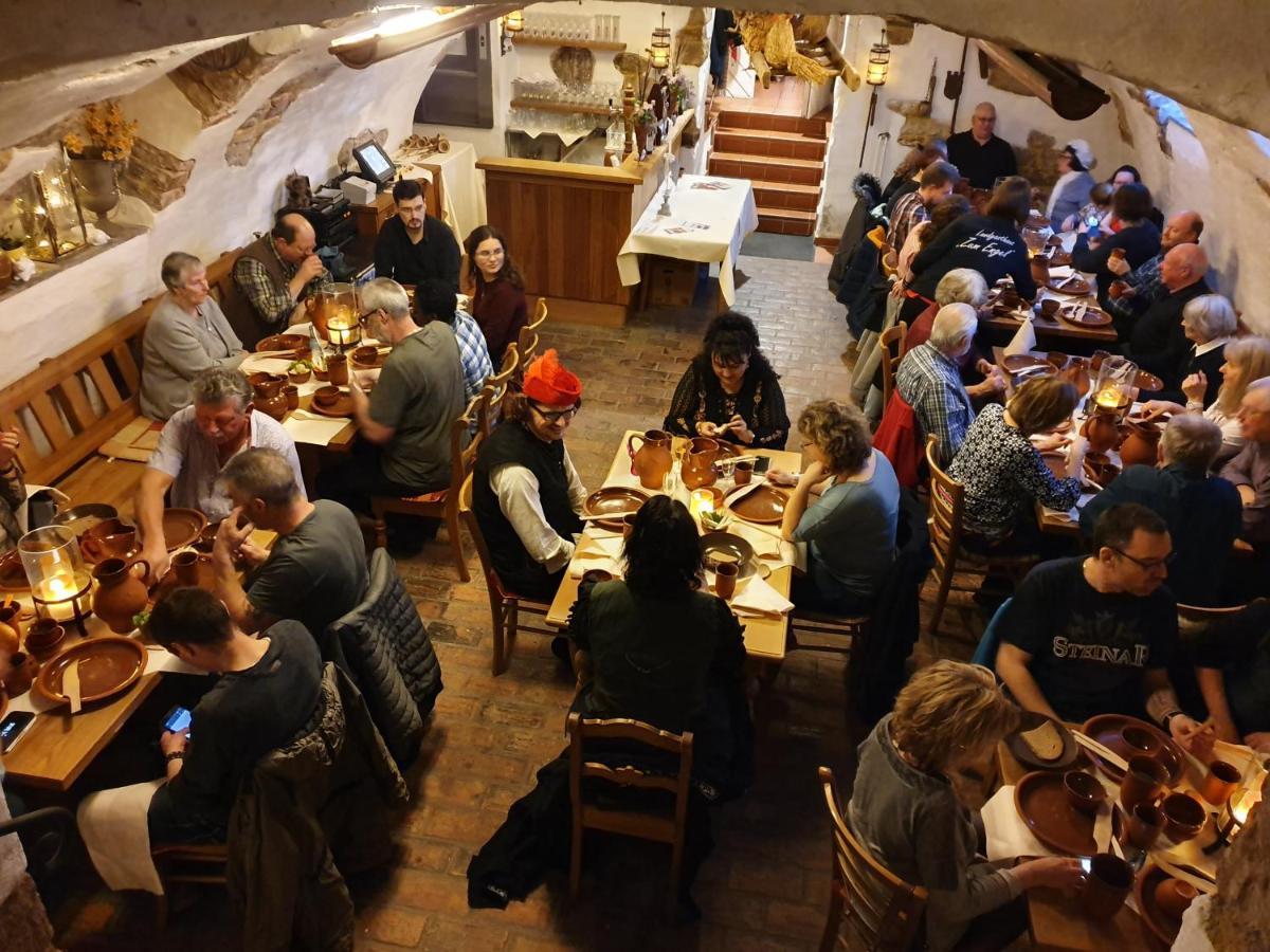 Landgasthaus "Zum Engel" Neuleiningen Exteriör bild