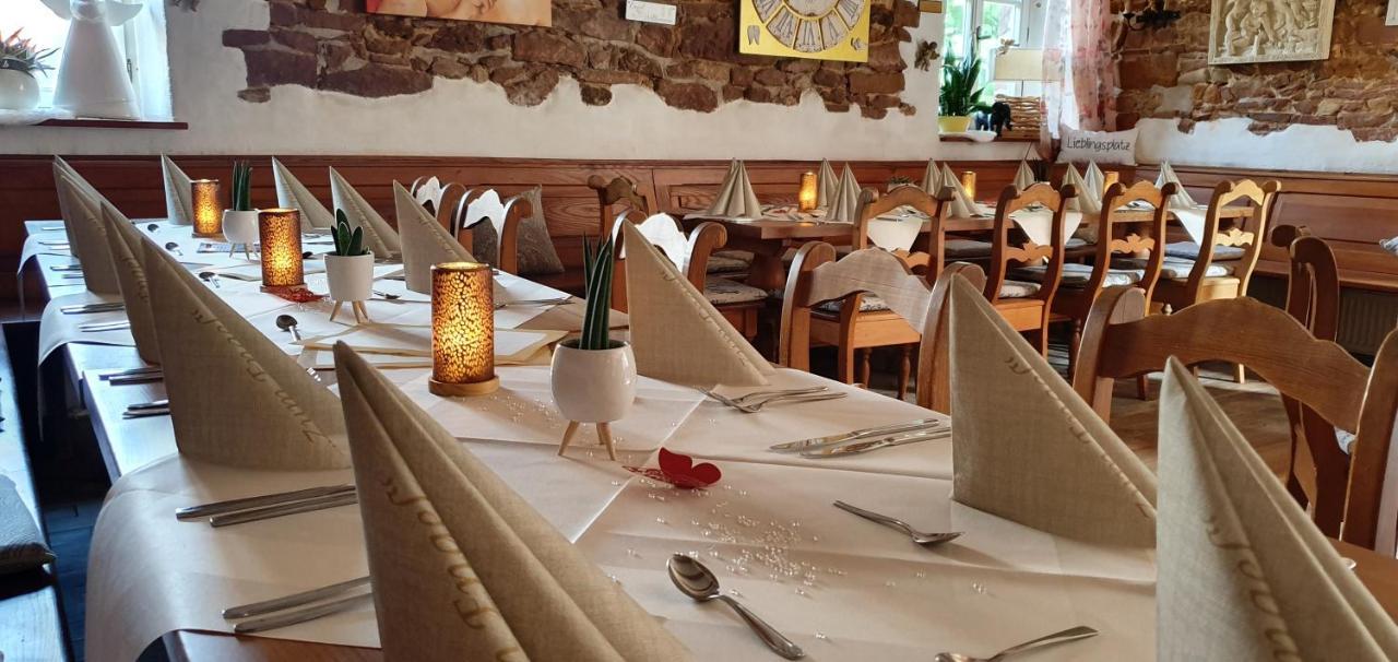 Landgasthaus "Zum Engel" Neuleiningen Exteriör bild